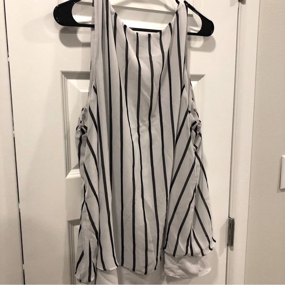 Torrid Swing Tank - Picture 5 of 5